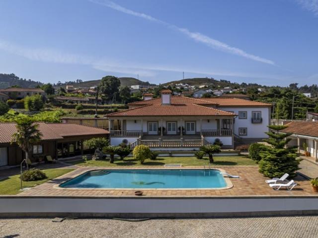 Casa de prestígio de 1392 m² à venda Lousada, Portugal