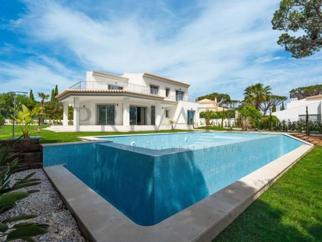 Prestigiosa casa de 240 m² à venda Vilamoura, Loulé, Faro