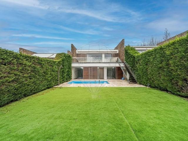 Prestigiosa casa de 253 m² à venda Santo Tirso, Porto