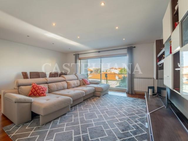 Prestigiosa casa de 251 m² à venda Canidelo, Vila Nova de Gaia, Porto
