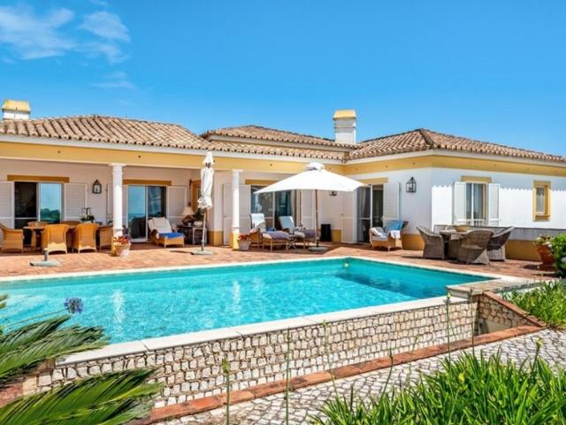Prestigiosa casa de 260 m² à venda Odiáxere, Faro