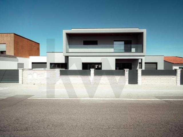 Prestigiosa casa de 261 m² à venda Marinha Grande, Portugal