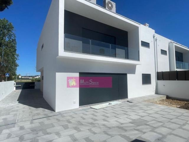 Casa de luxo de 264 m² à venda Bonito, Entroncamento, Santarém