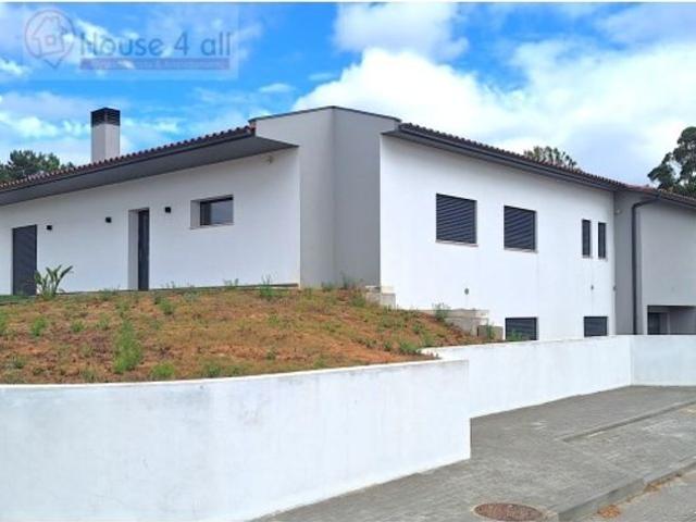 Prestigiosa casa de 264 m² à venda Leiria