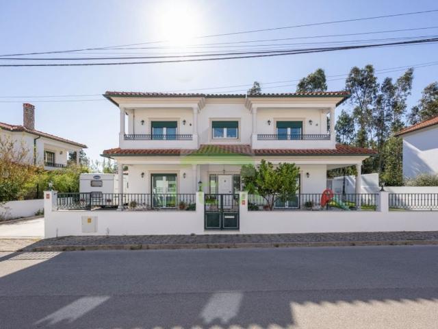 Prestigiosa casa de 265 m² à venda Leiria