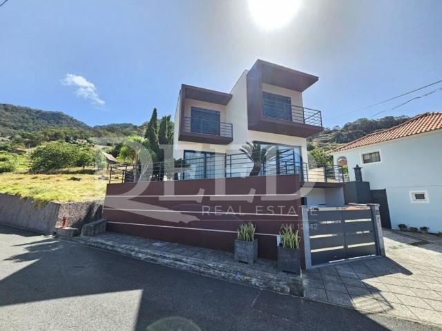 Prestigiosa casa de 270 m² à venda Paraiso, Machico, Madeira