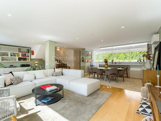 Prestigiosa casa de 270 m² para alugar Porto