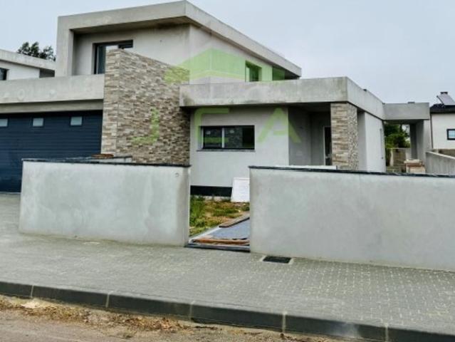 Prestigiosa casa de 274 m² à venda Vila Nova de Ourém, Santarém