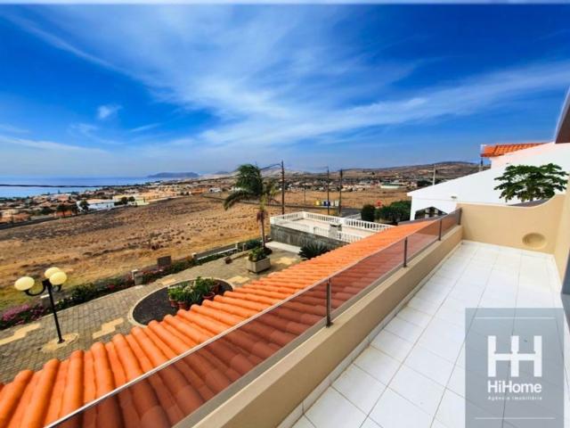 Prestigiosa casa de 275 m² à venda Vila de Porto Santo, Portugal