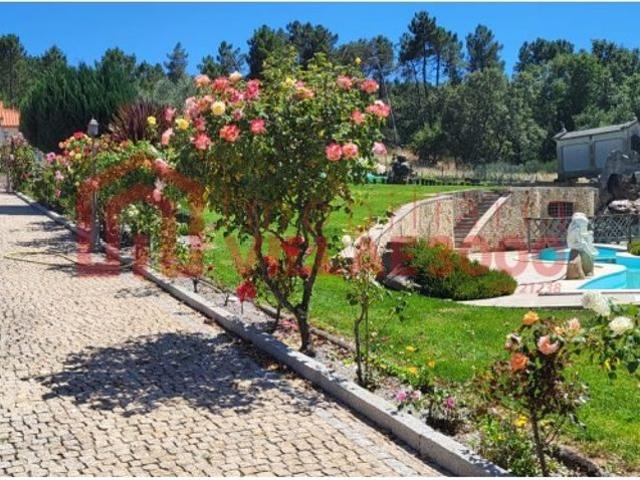 Prestigiosa casa de 298 m² à venda Sanguinhedo, Vila Real