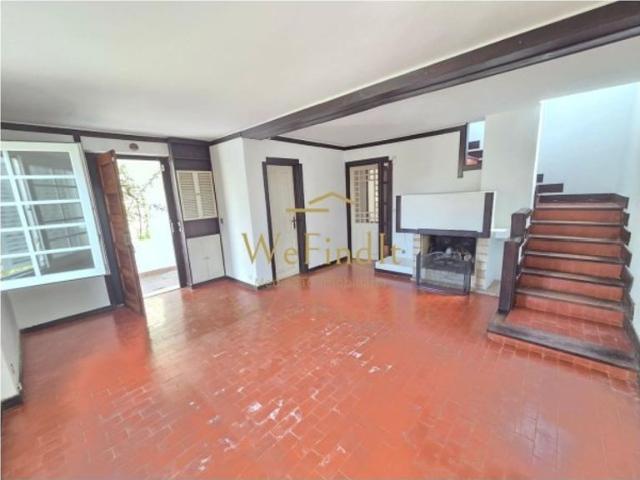 Prestigiosa casa de 200 m² à venda Almada, Setúbal