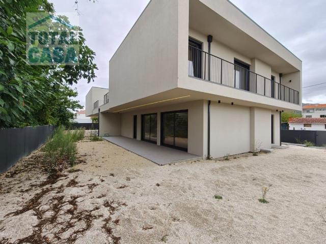 Prestigiosa casa de 210 m² à venda Valença, Viana do Castelo