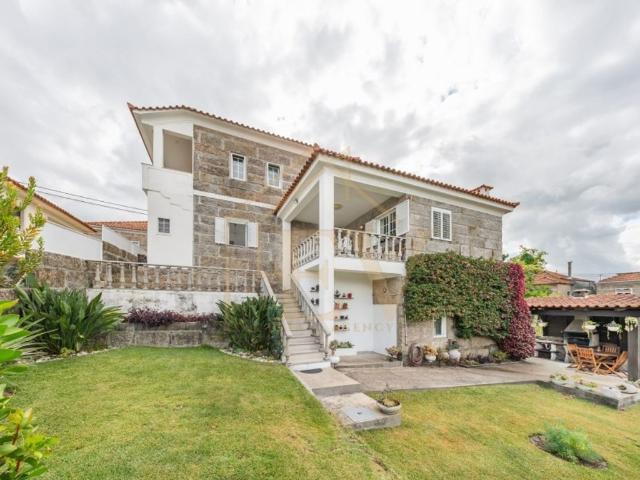 Prestigiosa casa de 216 m² à venda Vila Nova de Famalicão, Braga