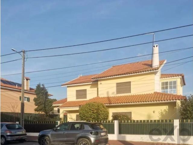 Casa de prestígio de 202 m² à venda Charneca de Caparica, Setúbal