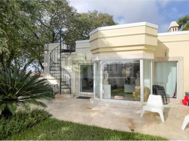 Prestigiosa casa de 347 m² para alugar Necessidades Prazeres, Lisboa
