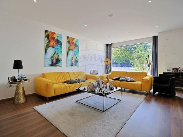 Prestigiosa casa de 347 m² para alugar Trofa, Portugal