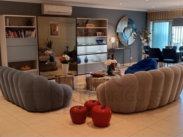 Prestigiosa casa de 344 m² à venda Albufeira, Faro