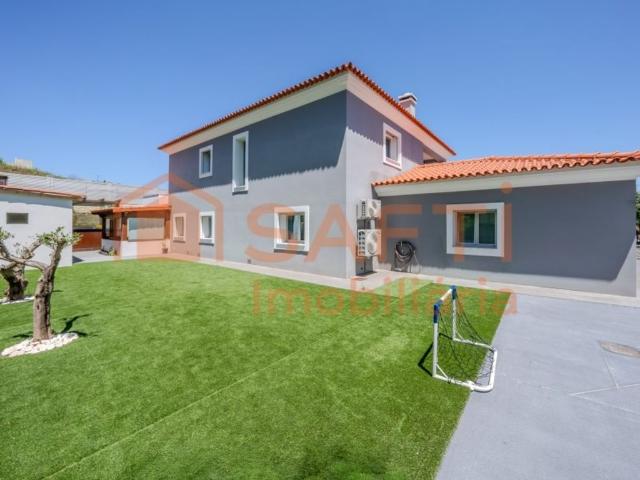 Prestigiosa casa de 357 m² à venda Leiria