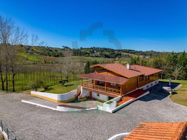 Prestigiosa casa de 354 m² à venda Porto de Mós, Leiria