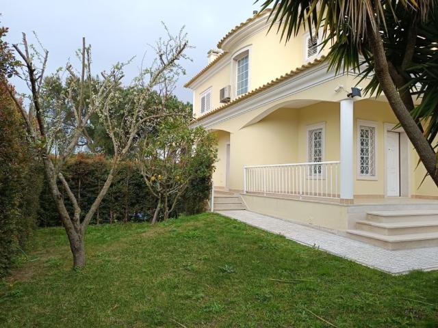 Prestigiosa casa de 360 m² à venda Belverde, Seixal, Setúbal