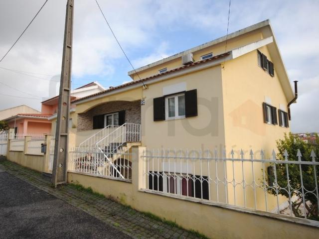 Prestigiosa casa de 369 m² à venda Oeiras, Portugal