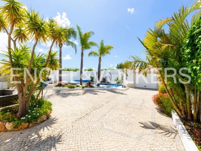 Prestigiosa casa de 382 m² à venda Gambelas, Faro