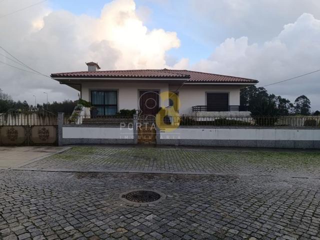 Prestigiosa casa de 304 m² à venda Matosinhos, Portugal