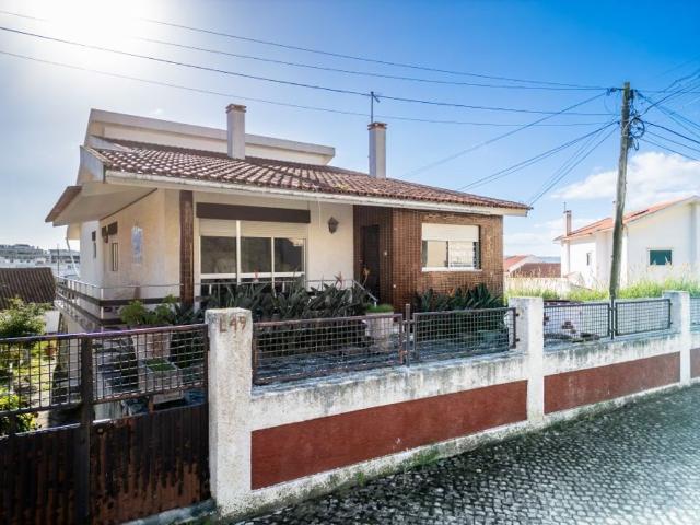 Prestigiosa casa de 315 m² à venda Nazaré, Portugal