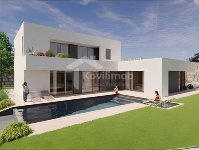 Prestigiosa casa de 320 m² à venda Covilhã, Castelo Branco