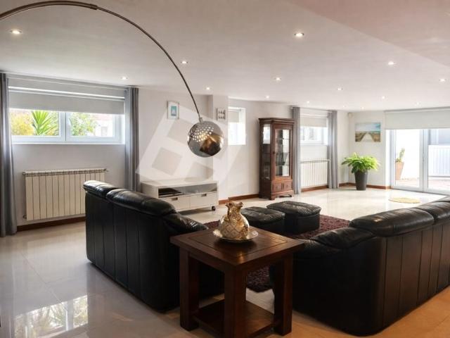 Casa de prestígio de 332 m² à venda Aveiro, Portugal
