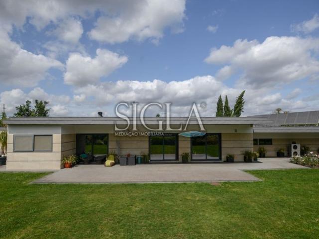 Casa de luxo de 460 m² à venda Centro Campo, Valongo, Porto