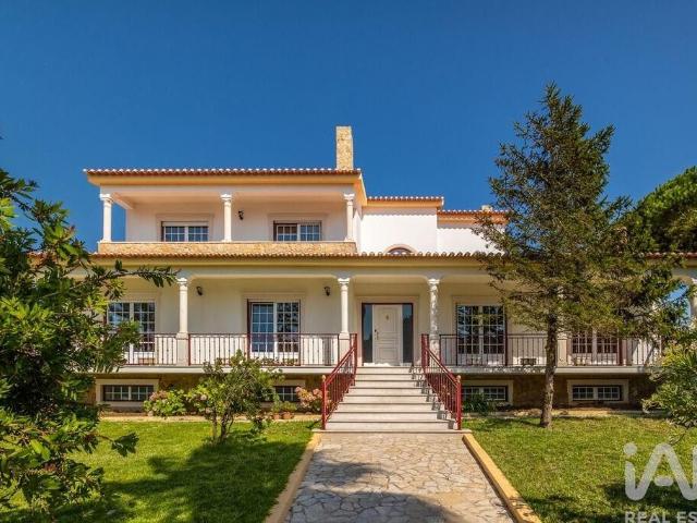 Prestigiosa casa de 484 m² à venda Caldas da Rainha, Leiria