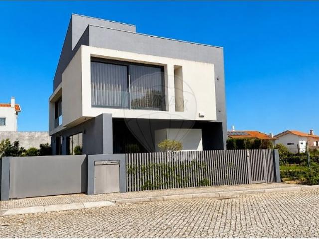 Prestigiosa casa de 406 m² à venda Maia, Porto
