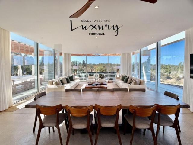 Casa de luxo de 301 m² à venda Santiago do Cacém, Setúbal
