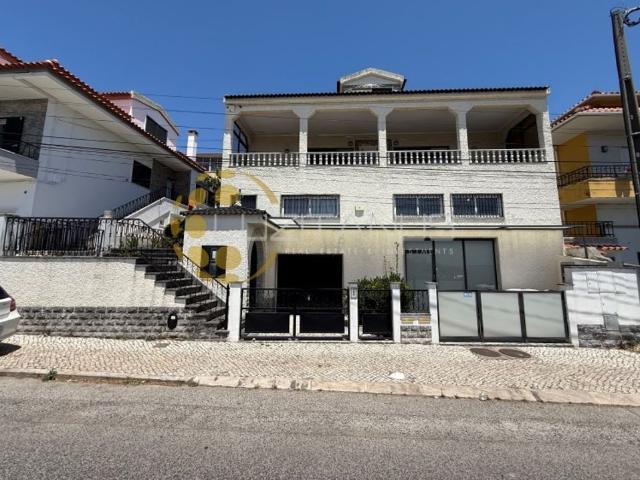 Casa de prestígio de 634 m² à venda Odivelas, Lisboa