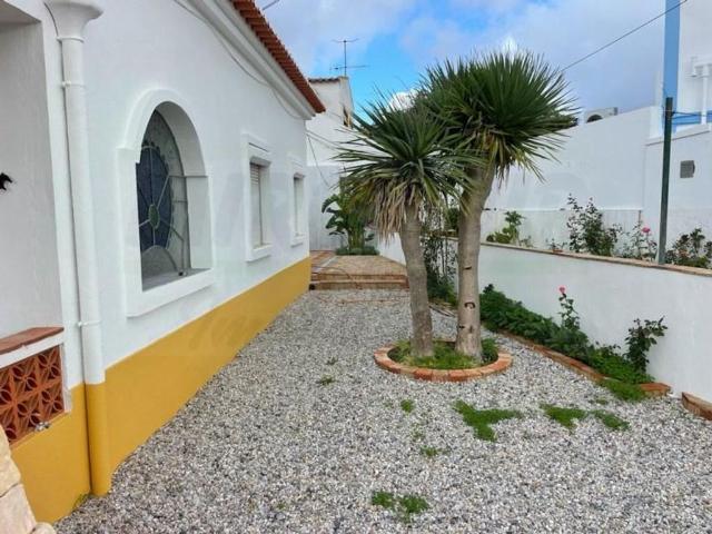 Casa de 76 m² à venda Santiago do Cacem, Santiago do Cacém, Setúbal