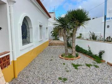 Casa de 76 m² à venda Santiago do Cacem, Santiago do Cacém, Setúbal