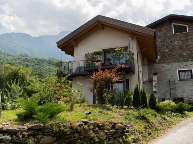 Casa di lusso di 194 mq in vendita VIA LATTERIA, 80, Colico, Lombardia