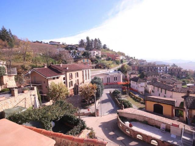 Prestigiosa casa di 294 mq in vendita Via Goito, Monforte d'Alba, Cuneo, Piemonte