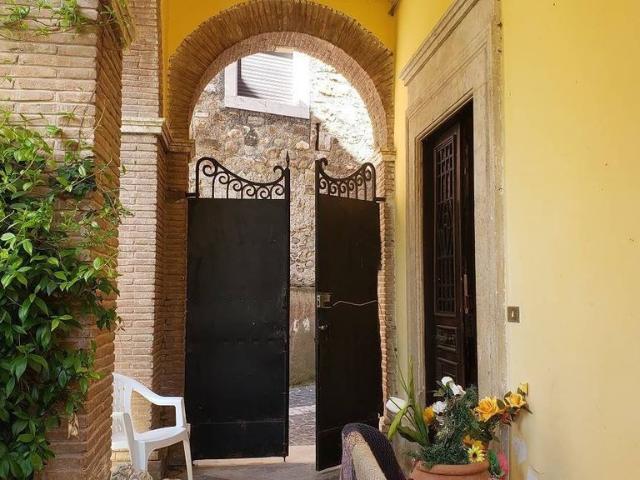 Prestigiosa casa di 400 mq in vendita Affile, Italia