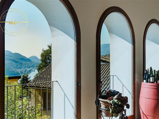 PRESTIGIOSES GEBAUDE MIT 3 UNABHÄNGIGEN WOHNUNGEN