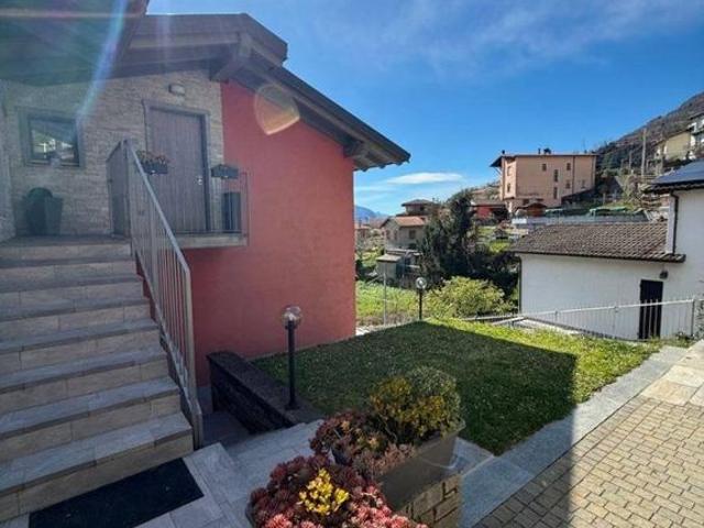Prestigioso appartamento di 112 m² in vendita Via al Castello, 22, Musso, Lombardia