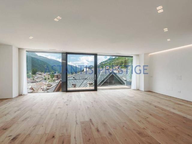 Prestigioso appartamento di 149 m² in vendita Piazza 27 Settembre, Ponte di Legno, Lombardia