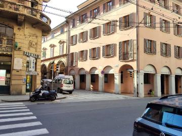 Prestigioso appartamento di 245 m² in vendita Via Luigi Carlo Farini, 24, Bologna, Emilia Romagna