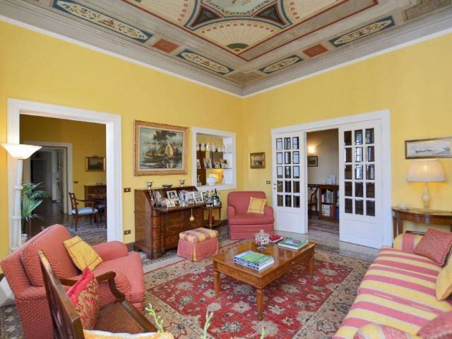 Prestigioso appartamento di 243 m² in vendita Via dell'Arancio, 29, Lucca, Toscana