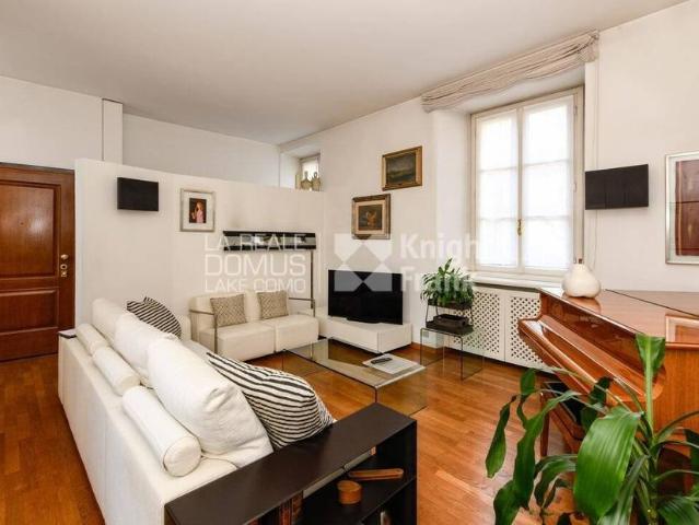 Prestigioso appartamento di 254 m² in vendita Via Alessandro Volta, 75, Como, Lombardia
