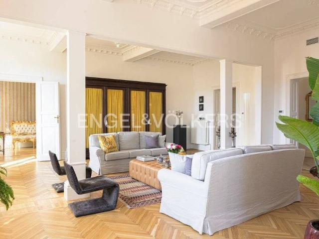 Prestigioso appartamento di 300 m² in vendita Via Luigi Carlo Farini, Bologna, Emilia Romagna