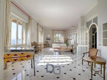 Prestigioso appartamento di 300 m² in vendita Corso Aurelio Saffi, Genova, Liguria