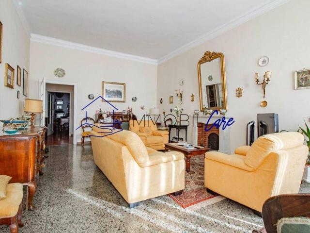 Prestigioso appartamento di 318 m² in vendita Lungarno Mediceo, Pisa, Toscana