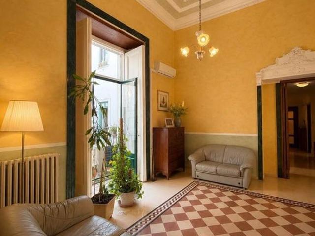 Prestigioso appartamento in vendita Via dei Mercanti, 46, Salerno, Campania